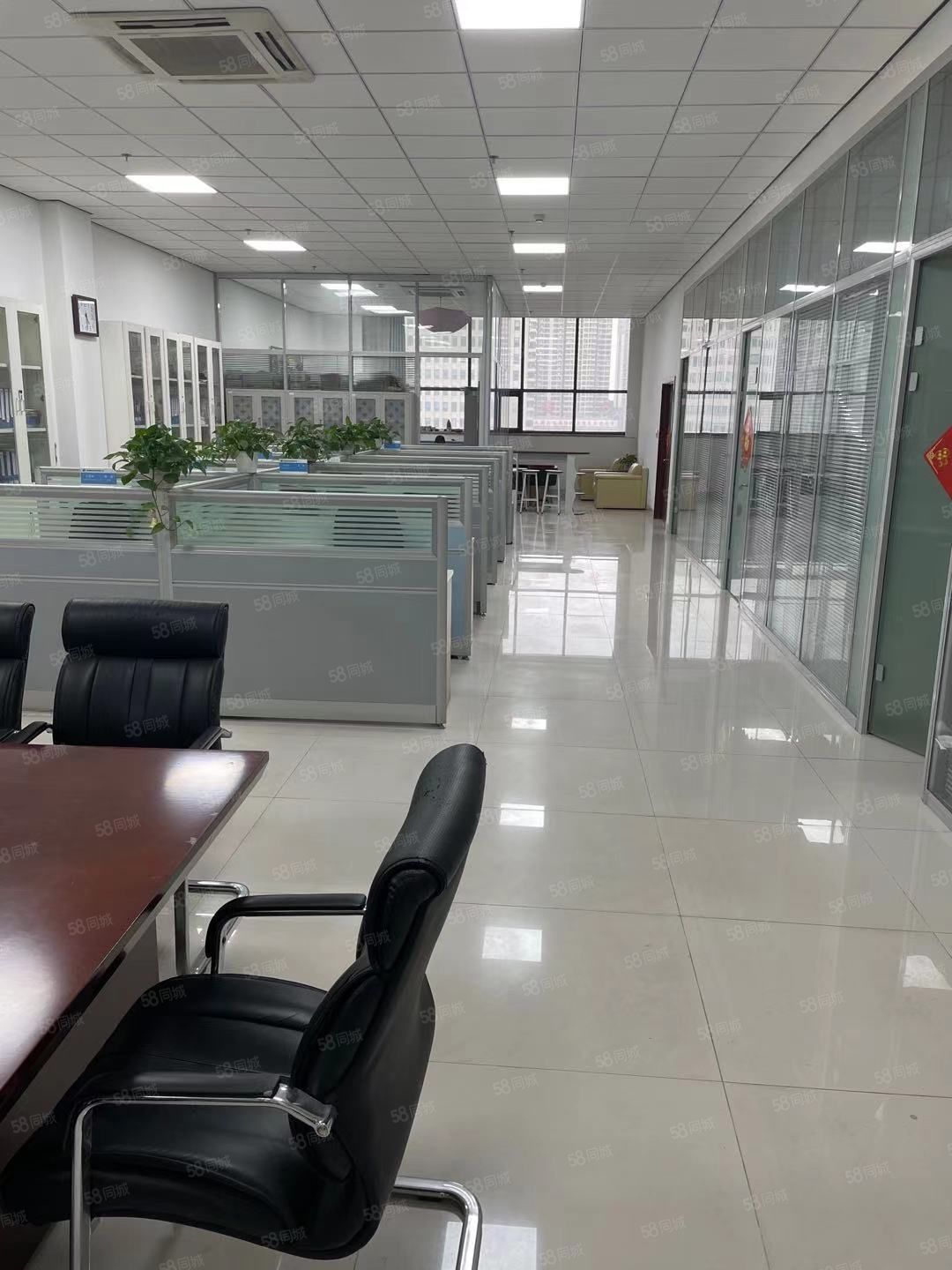 经十路龙奥金座龙奥天街整层2490平1.1万每平廉价出售！,济南高新奥体中心龙奥金座写字楼出售