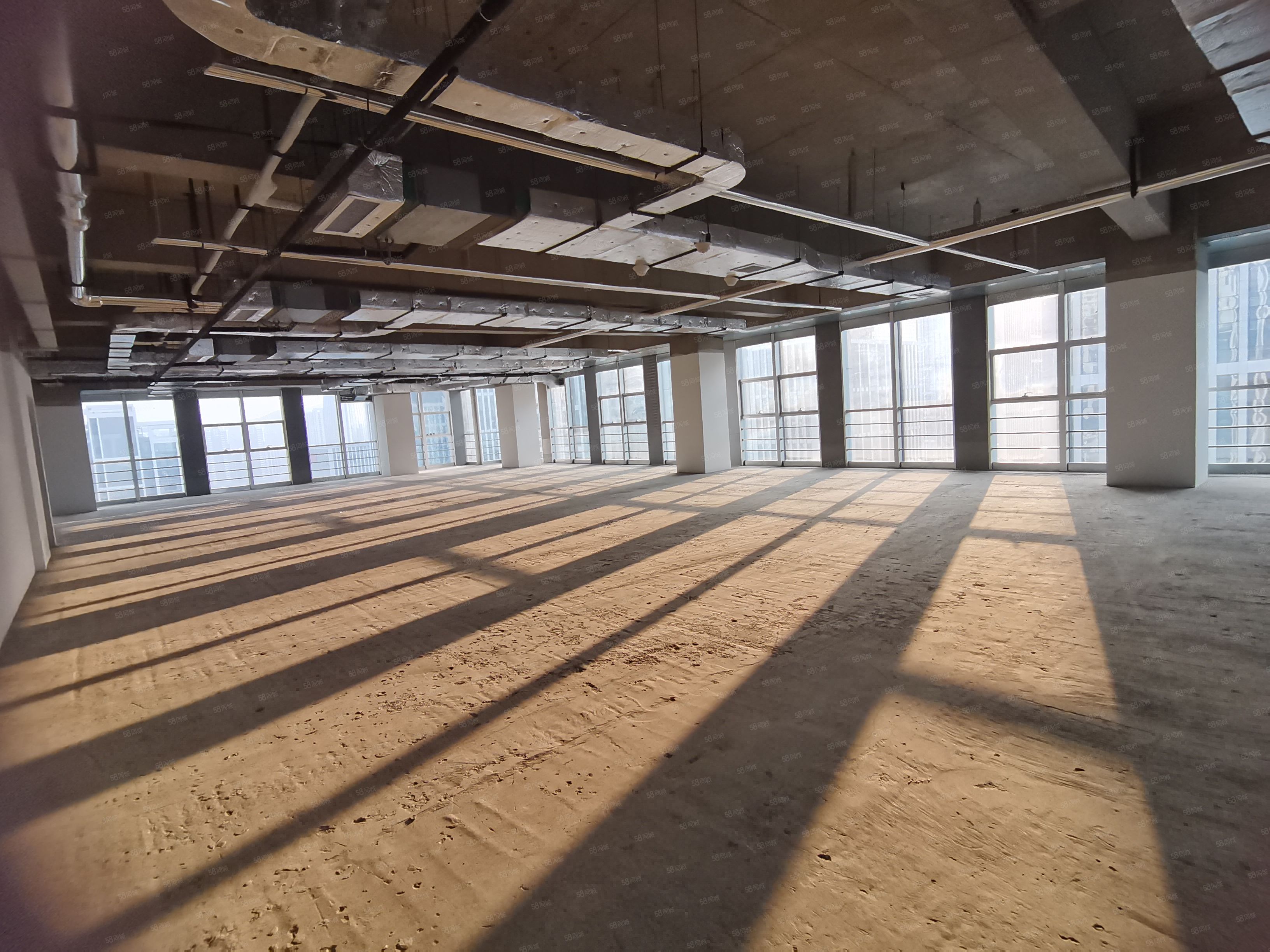 汉峪金谷现房写字楼整层限量发售，紧邻济南高凯宾斯基酒店。,济南高新汉峪汉峪金谷写字楼出售